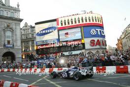 06.07.2004 Formula 1 comes to Regent Street, London F1, Tuesday July, Juan-Pablo Montoya, COL, BMW WilliamsF1 -London, England  www.xpb.cc, EMail: info@xpb.cc - copy of publication required for printed pictures. Every used picture is fee-liable. c Copyright: R.Batchelor / xpb.cc