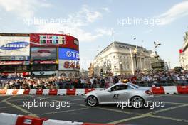 06.07.2004 Formula 1 comes to Regent Street, London F1, Tuesday July, The F1 Mercedes AMG pace car on the track -London, England  www.xpb.cc, EMail: info@xpb.cc - copy of publication required for printed pictures. Every used picture is fee-liable. c Copyright: R.Batchelor / xpb.cc