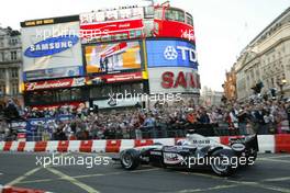 06.07.2004 Formula 1 comes to Regent Street, London F1, Tuesday July, David Coulthard, GRB, West McLaren Mercedes, Action, Track-London, England  www.xpb.cc, EMail: info@xpb.cc - copy of publication required for printed pictures. Every used picture is fee-liable. c Copyright: R.Batchelor / xpb.cc