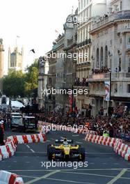 06.07.2004 Formula 1 comes to Regent Street, London F1, Tuesday July, Nigel Mansell in the Jordan - London, England  www.xpb.cc, EMail: info@xpb.cc - copy of publication required for printed pictures. Every used picture is fee-liable. c Copyright: FOTOSPORTS INTERNATIONAL / xpb.cc - LEGAL NOTICE: THIS PICTURE IS NOT FOR USE IN GREAT BRITAIN