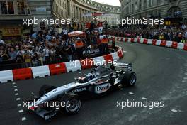 06.07.2004 Formula 1 comes to Regent Street, London F1, Tuesday July, David Coulthard, GBR, McLaren Mercedes - London, England  www.xpb.cc, EMail: info@xpb.cc - copy of publication required for printed pictures. Every used picture is fee-liable. c Copyright: FOTOSPORTS INTERNATIONAL / xpb.cc - LEGAL NOTICE: THIS PICTURE IS NOT FOR USE IN GREAT BRITAIN