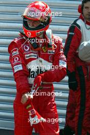 23.05.2004 Monte Carlo, Monaco, F1, Sunday, May, after his crash, Michael Schumacher, GER, Scuderia Ferrari Marlboro, F2004, Action, Track, comes back in the box, Pitlane to finish the race - Formula 1 World Championship, Rd 6, Monaco Grand Prix, Race,  MCO