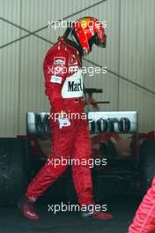 23.05.2004 Monte Carlo, Monaco, F1, Sunday, May, after his crash, Michael Schumacher, GER, Scuderia Ferrari Marlboro, F2004, Action, Track, comes back in the box, Pitlane to finish the race - Formula 1 World Championship, Rd 6, Monaco Grand Prix, Race,  MCO