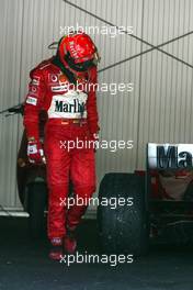 23.05.2004 Monte Carlo, Monaco, F1, Sunday, May, after his crash, Michael Schumacher, GER, Scuderia Ferrari Marlboro, F2004, Action, Track, comes back in the box, Pitlane to finish the race - Formula 1 World Championship, Rd 6, Monaco Grand Prix, Race,  MCO