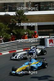 23.05.2004 Monte Carlo, Monaco, F1, Sunday, May, Fernando Alonso, ESP, Mild Seven Renault F1 Team, R24, Action, Track leads Michael Schumacher, GER, Scuderia Ferrari Marlboro, F2004, Action, Track - Formula 1 World Championship, Rd 6, Monaco Grand Prix, Race,  MCO