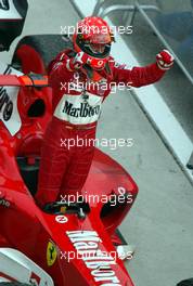 21.03.2004 Sepang, Malaysia, F1, Sunday, March, Michael Schumacher, GER, Ferrari, Park Ferme, Formula 1 World Championship, Race, Rd 2, Malaysian Grand Prix, KUL, Kuala Lumpur