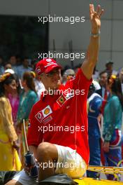 21.03.2004 Sepang, Malaysia, F1, Sunday, March, driver parade, Michael Schumacher, GER, Ferrari, Portrait, Formula 1 World Championship, Rd 2, Malaysian Grand Prix, KUL, Kuala Lumpur