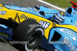23.04.2004 Imola, San Marino, F1, Friday, April, Jarno Trulli, ITA, Mild Seven Renault F1 Team, R24, Action, Track  - Practice, Formula 1 World Championship, Rd 4, San Marino Grand Prix, RSM