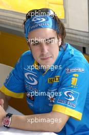 23.04.2004 Imola, San Marino, F1, Friday, April, Fernando Alonso, ESP, Renault F1 Team - Formula 1 World Championship, Rd 4, San Marino Grand Prix, RSM