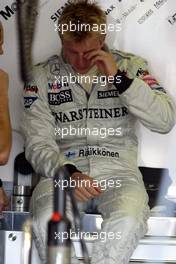 23.04.2004 Imola, San Marino, F1, Friday, April, Kimi Raikkonen, FIN, Räikkönen, West McLaren Mercedes, MP4-19 Pitlane, Box, Garage - Practice, Formula 1 World Championship, Rd 4, San Marino Grand Prix, RSM
