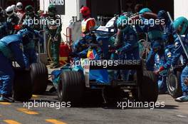25.04.2004 Imola, San Marino, F1, Sunday, April, Felipe Massa, BRA, Sauber, pit stop - Formula 1 World Championship, race, Rd 4, San Marino Grand Prix, RSM