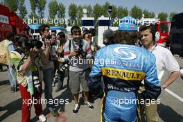 24.04.2004 Imola, San Marino, F1, Saturday, April, Fernando Alonso, ESP, Renault F1 Team - Formula 1 World Championship, Rd 4, San Marino Grand Prix, RSM