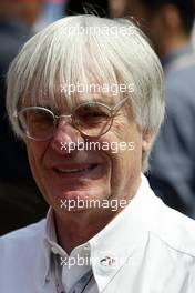 24.04.2004 Imola, San Marino, F1, Saturday, April, Bernie Ecclestone, GBR - Formula 1 World Championship, Rd 4, San Marino Grand Prix, RSM