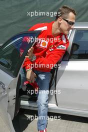 22.04.2004 Imola, San Marino, F1, Thursday, April, Michael Schumacher, GER, Ferrari, arrive at the track - Formula 1 World Championship, Rd 4, San Marino Grand Prix, RSM