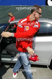 22.04.2004 Imola, San Marino, F1, Thursday, April, Michael Schumacher, GER, Ferrari, arrive at the track - Formula 1 World Championship, Rd 4, San Marino Grand Prix, RSM