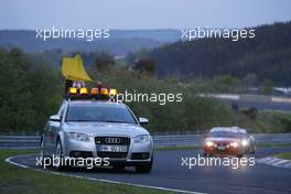 06.05.2005 Nuerburg, Germany, Safety flags to warn drivers of crash ahead - 33. International ADAC Zürich 24h-Race, Nürburgring Nordschleife