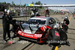 03.06.2005 Brno, Czech Republic,  Pitstop practice of Bernd Schneider (GER), Vodafone AMG-Mercedes, AMG-Mercedes C-Klasse - DTM 2005 at Automotodrom Brno, Czech Republic (Deutsche Tourenwagen Masters)