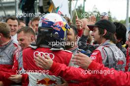 05.06.2005 Brno, Czech Republic,  Mattias Ekström (SWE), Audi Sport Team Abt Sportsline, being congratulated by his team team - DTM 2005 at Automotodrom Brno, Czech Republic (Deutsche Tourenwagen Masters)