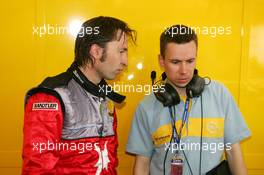 29.04.2005 Klettwitz, Germany,  Heinz-Harald Frentzen (GER), Opel Performance Center, Portrait, talking with his race engineer - DTM 2005 at Eurospeedway Lausitzring (Deutsche Tourenwagen Masters)