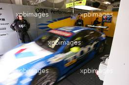 29.04.2005 Klettwitz, Germany,  Manuel Reuter (GER), Opel Performance Center, Opel Vectra GTS V8, driving out of the pitbox - DTM 2005 at Eurospeedway Lausitzring (Deutsche Tourenwagen Masters)