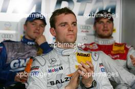 30.04.2005 Klettwitz, Germany,  Jamie Green (GBR), Salzgitter AMG-Mercedes, Portrait, applauds when Gary Paffett (GBR), DaimlerChrysler Bank AMG-Mercedes, beats his fastest laptime - DTM 2005 at Eurospeedway Lausitzring (Deutsche Tourenwagen Masters)