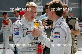 30.04.2005 Klettwitz, Germany,  Mika Häkkinen (FIN), Sport Edition AMG-Mercedes, Portrait (left) and Jamie Green (GBR), Salzgitter AMG-Mercedes, Portrait (right), congratulate each other with 3rd and 2nd place respectively - DTM 2005 at Eurospeedway Lausitzring (Deutsche Tourenwagen Masters)