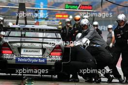 16.09.2005 Klettwitz, Germany,  Pitstop practice of Gary Paffett (GBR), DaimlerChrysler Bank AMG-Mercedes, AMG-Mercedes C-Klasse - DTM 2005 at Lausitzring (Deutsche Tourenwagen Masters)