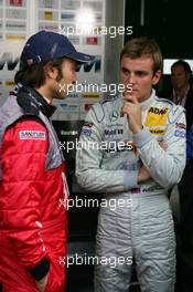 17.09.2005 Klettwitz, Germany,  Jamie Green (GBR), Salzgitter AMG-Mercedes, Portrait (right), chatting with Heinz-Harald Frentzen (GER), Opel Performance Center, Portrait (left) - DTM 2005 at Lausitzring (Deutsche Tourenwagen Masters)