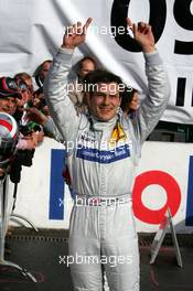 23.10.2005 Hockenheim, Germany,  New 2005 DTM champion, Gary Paffett (GBR), DaimlerChrysler Bank AMG-Mercedes, Portrait - DTM 2005 at Hockenheimring (Deutsche Tourenwagen Masters)