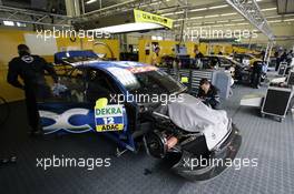 01.10.2005 Istanbul, Turkey, Overview of the Opel Performance pitbox - DTM 2005 at Istanbul Otodromo Speed Park (Deutsche Tourenwagen Masters)