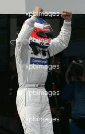 02.10.2005 Istanbul, Turkey, Race winner Gary Paffett (GBR), DaimlerChrysler Bank AMG-Mercedes, Portrait - DTM 2005 at Istanbul Otodromo Speed Park (Deutsche Tourenwagen Masters)