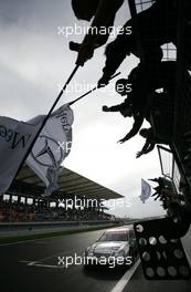 02.10.2005 Istanbul, Turkey, Race winner Gary Paffett (GBR), DaimlerChrysler Bank AMG-Mercedes, AMG-Mercedes C-Klasse - DTM 2005 at Istanbul Otodromo Speed Park (Deutsche Tourenwagen Masters)