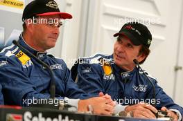15.07.2005 Nürnberg, Germany,  Press conference, Emerson Fittipaldi (BRA) (right) and Nigel Mansell (GBR) (left) - DTM 2005 Race of the Legends at Norisring (Deutsche Tourenwagen Masters)