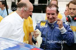 15.07.2005 Nürnberg, Germany,  Emerson Fittipaldi (BRA), with Volker Strycek (GER), Opel Motosport Director - DTM 2005 Race of the Legends at Norisring (Deutsche Tourenwagen Masters)