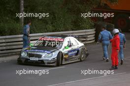 16.07.2005 Nürnberg, Germany,  Alain Prost (FRA), AMG-Mercedes C-Klasse, being able to continue again - DTM 2005 Race of the Legends at Norisring (Deutsche Tourenwagen Masters)