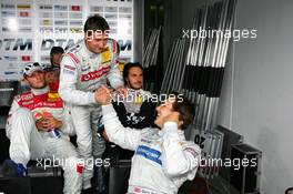 06.08.2005 Nürburg, Germany,  Bernd Schneider (GER), Vodafone AMG-Mercedes, Portrait, congratulates Gary Paffett (GBR), DaimlerChrysler Bank AMG-Mercedes, Portrait, with his pole position - DTM 2005 at Nürburgring (Deutsche Tourenwagen Masters)