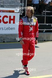 15.07.2005 Nürnberg, Germany,  Heinz-Harald Frentzen (GER), Opel Performance Center, Portrait, walking in the pitlane - DTM 2005 at Norisring (Deutsche Tourenwagen Masters)