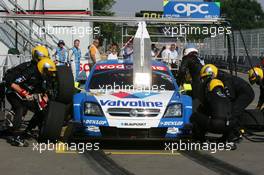 15.07.2005 Nürnberg, Germany,  Practice pitstop of Manuel Reuter (GER), Opel Performance Center, Opel Vectra GTS V8 - DTM 2005 at Norisring (Deutsche Tourenwagen Masters)