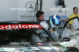 15.07.2005 Nürnberg, Germany,  Mika Häkkinen (FIN), Sport Edition AMG-Mercedes, Portrait, stepping in the car - DTM 2005 at Norisring (Deutsche Tourenwagen Masters)