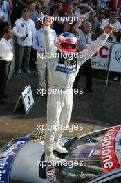 17.07.2005 Nürnberg, Germany,  Race winner Gary Paffett (GBR), DaimlerChrysler Bank AMG-Mercedes, standing on his car - DTM 2005 at Norisring (Deutsche Tourenwagen Masters)