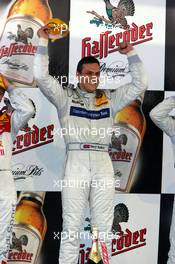 26.06.2005 Oschersleben, Germany,  Podium, race winner Gary Paffett (GBR), DaimlerChrysler Bank AMG-Mercedes, Portrait (1st) - DTM 2005 at Motopark Oschersleben (Deutsche Tourenwagen Masters)