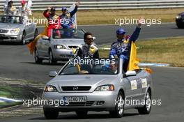 26.06.2005 Oschersleben, Germany,  Driver parade, with Laurent Aiello (FRA), Opel Performance Center, Portrait and Manuel Reuter (GER), Opel Performance Center, Portrait - DTM 2005 at Motopark Oschersleben (Deutsche Tourenwagen Masters)