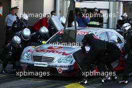 28.08.2005 Zandvoort, The Netherlands,  Pitstop practice of Bernd Schneider (GER), Vodafone AMG-Mercedes, AMG-Mercedes C-Klasse - DTM 2005 at Circuit Park Zandvoort (Deutsche Tourenwagen Masters)