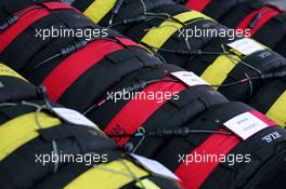 28.08.2005 Zandvoort, The Netherlands,  Tyres in tyre warmers - DTM 2005 at Circuit Park Zandvoort (Deutsche Tourenwagen Masters)