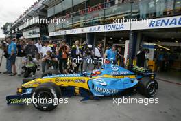 04.03.2005 Melbourne, Australia, Fernando Alonso, ESP, Mild Seven Renault F1 Team, R25, Action, Track - Friday, March, Formula 1 World Championship, Rd 1, Australian Grand Prix, Practice