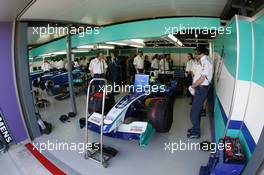 04.03.2005 Melbourne, Australia, Felipe Massa, BRA, Sauber Petronas C24, Pitlane, Box, Garage - Friday, March, Formula 1 World Championship, Rd 1, Australian Grand Prix, Practice