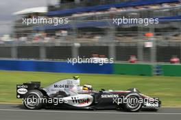 04.03.2005 Melbourne, Australia, Pedro de la Rosa, ESP, Test Driver, McLaren Mercedes - Friday, March, Formula 1 World Championship, Rd 1, Australian Grand Prix, Practice