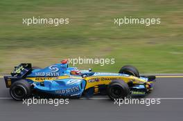 04.03.2005 Melbourne, Australia, Fernando Alonso, ESP, Mild Seven Renault F1 Team, R25 - Friday, March, Formula 1 World Championship, Rd 1, Australian Grand Prix, Practice