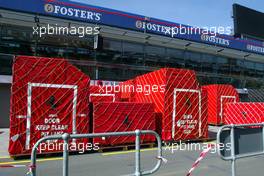 27.02.2005 Melbourne, Australia, Ferrari - First preparations of the teams, all the stuff arrives with big trucks in containers at the Park / Track - Sunday, Formula 1 World Championship, Rd 1, Australian Grand Prix
