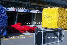 27.02.2005 Melbourne, Australia, Jordan - First preparations of the teams, all the stuff arrives with big trucks in containers at the Park / Track - Sunday, Formula 1 World Championship, Rd 1, Australian Grand Prix